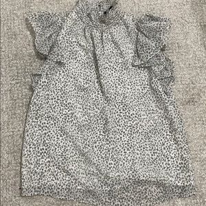 1.State top with flutter sleeves